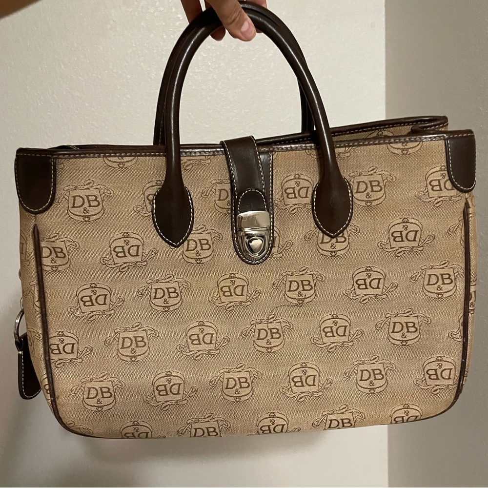 SALE SALE 🚨Dooney&Bourke Canvas Tote🤍 Silver Hardware